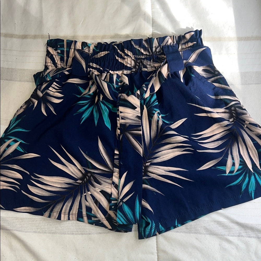Tropical Leaf Print High Waist Women's Shorts
